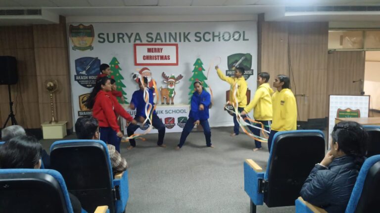 School Christmas event